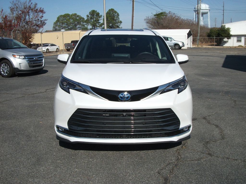 2024 Toyota Sienna Image 7