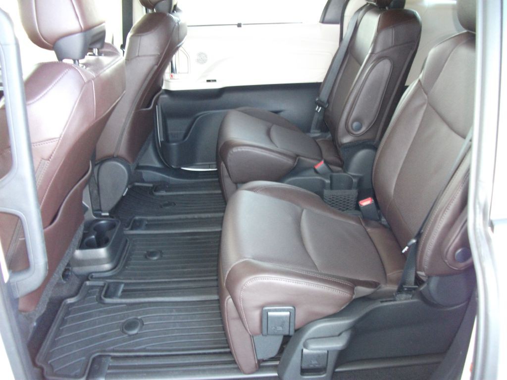 2024 Toyota Sienna Image 14