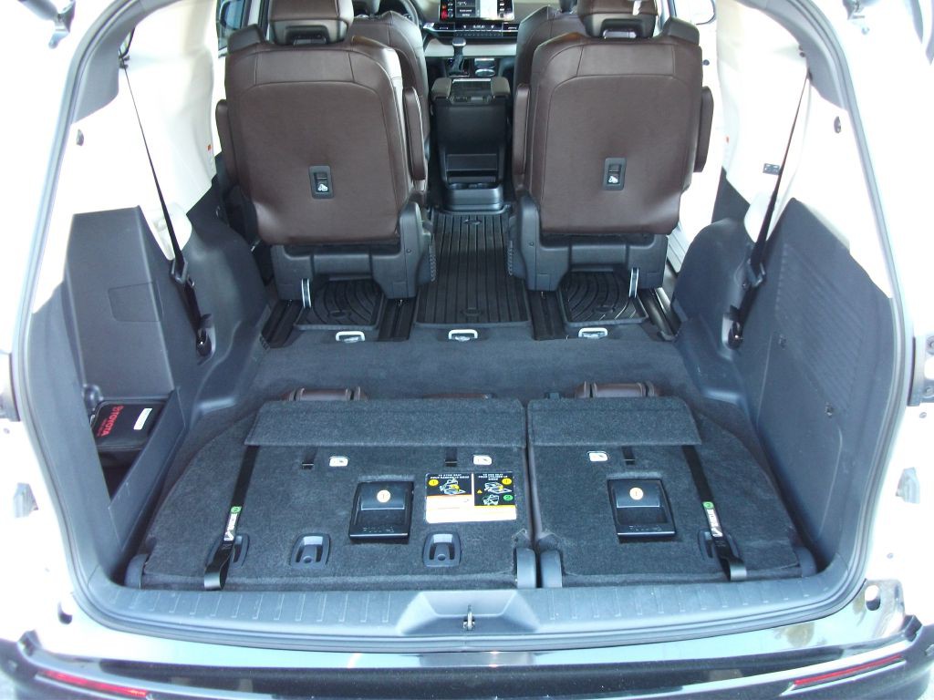 2024 Toyota Sienna Image 18