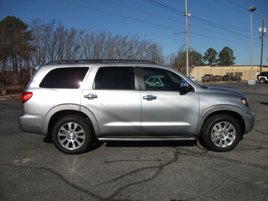 2015 Toyota Sequoia Image 2