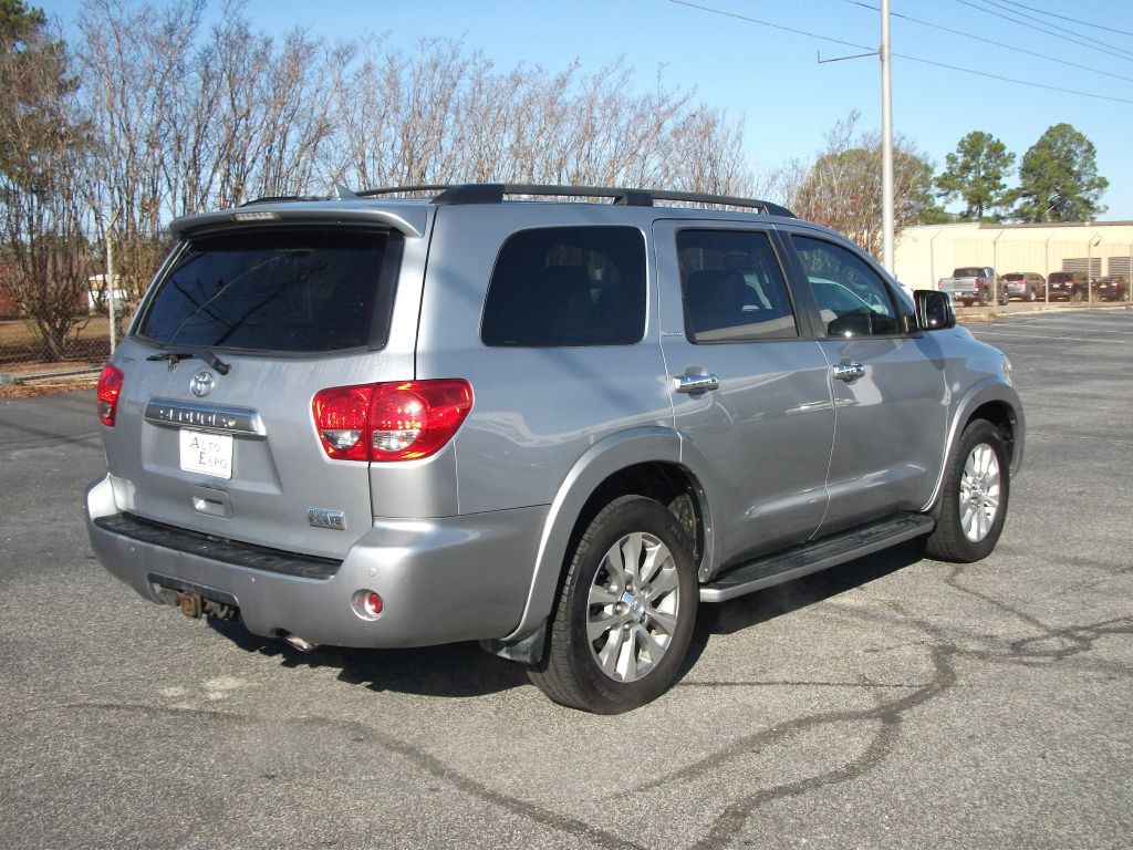 2015 Toyota Sequoia Image 3