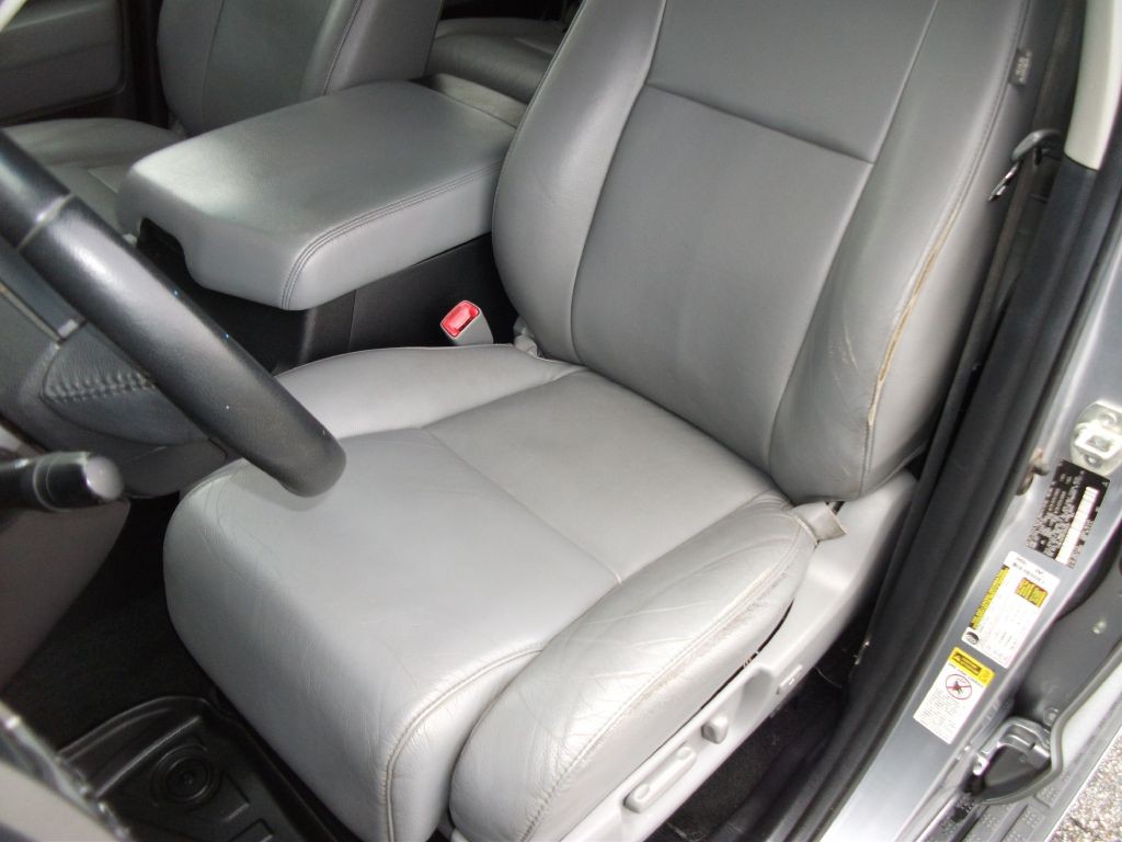 2015 Toyota Sequoia Image 10