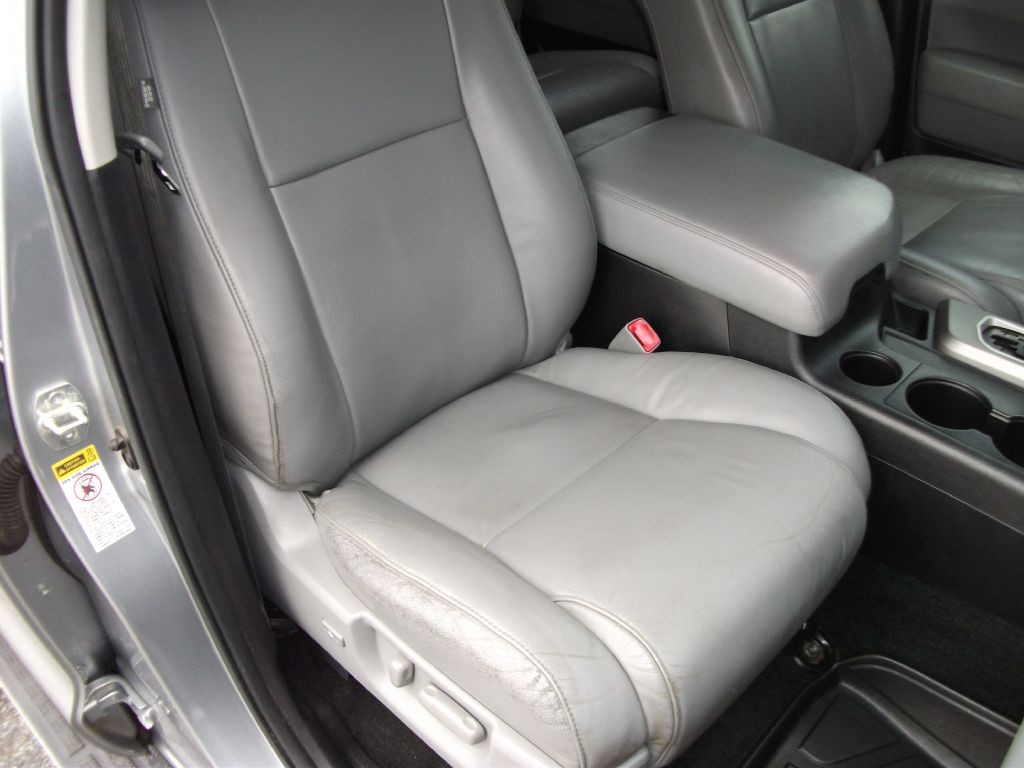 2015 Toyota Sequoia Image 12