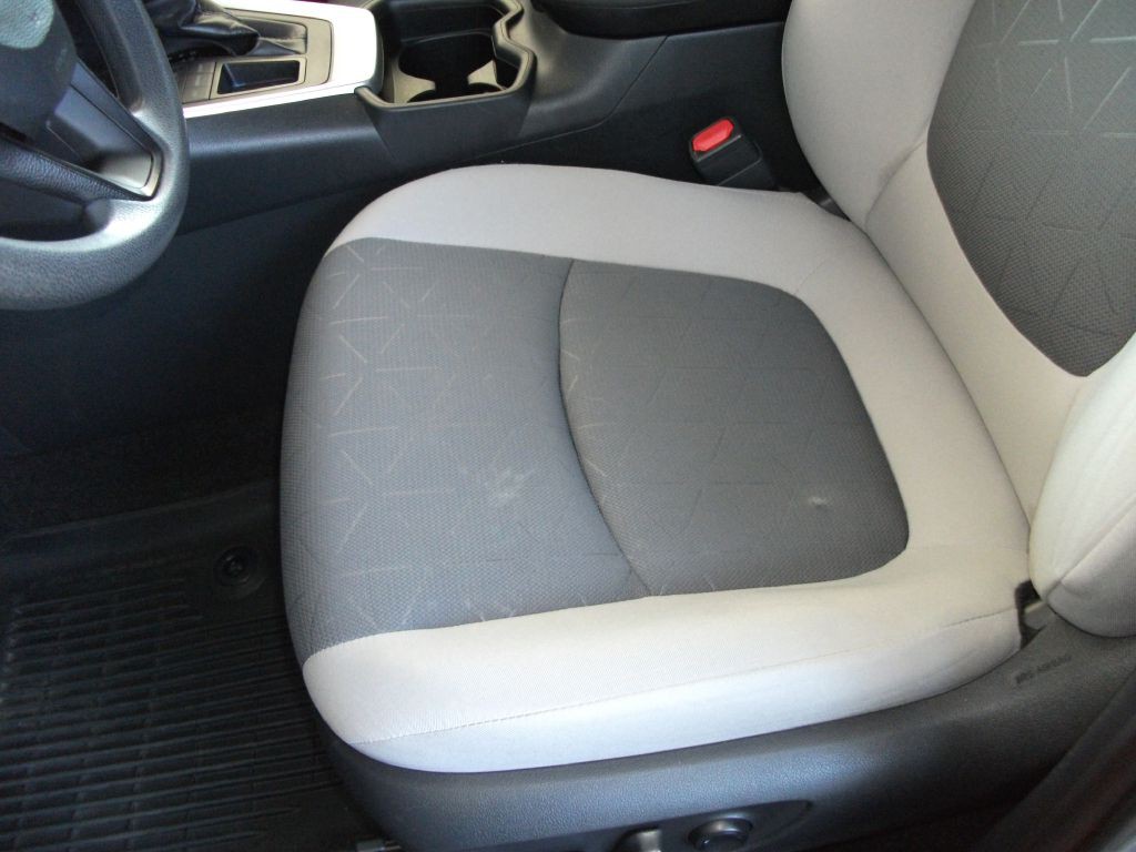 2019 Toyota Rav4 Image 9