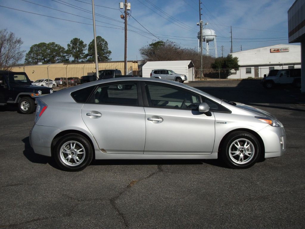 2010 Toyota Prius Image 2