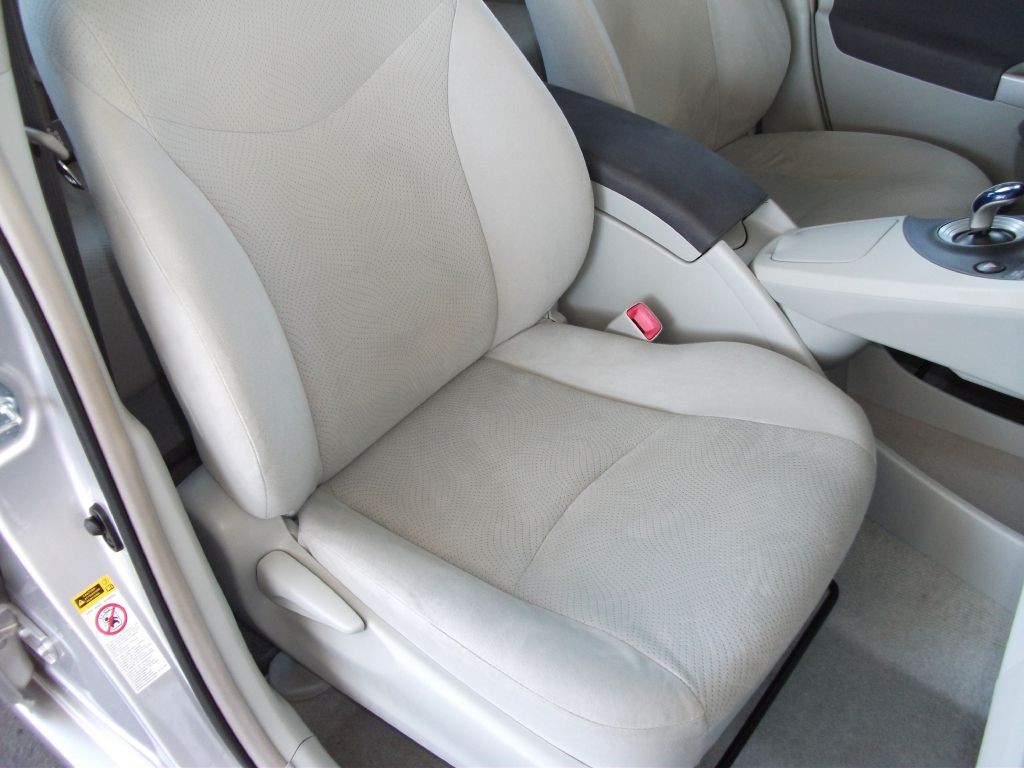 2010 Toyota Prius Image 12