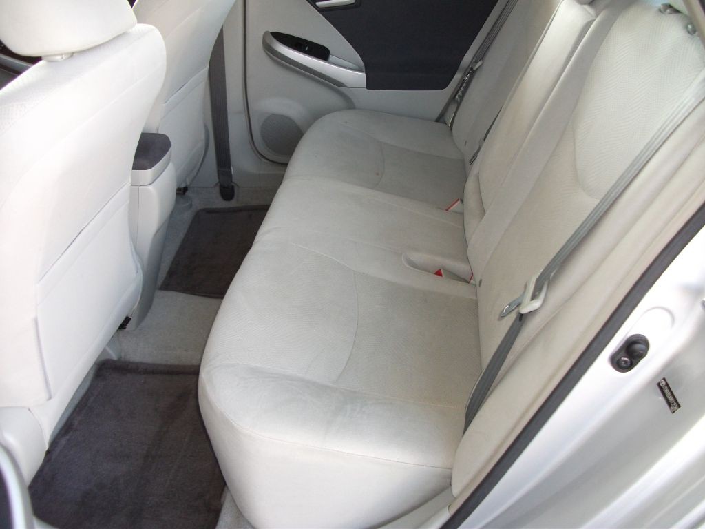 2010 Toyota Prius Image 13