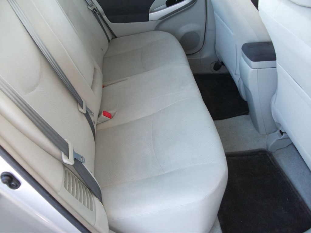 2010 Toyota Prius Image 14