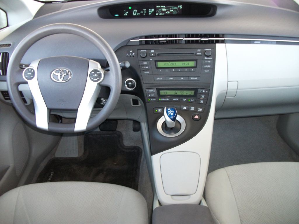 2010 Toyota Prius Image 17