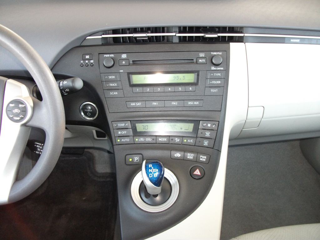 2010 Toyota Prius Image 18
