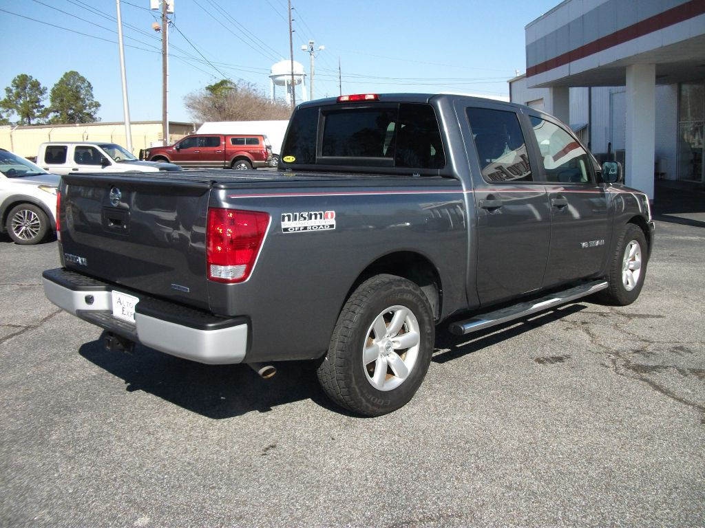 2015 Nissan Titan Image 3