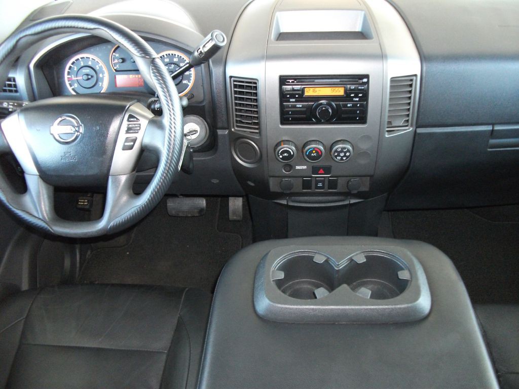 2015 Nissan Titan Image 15