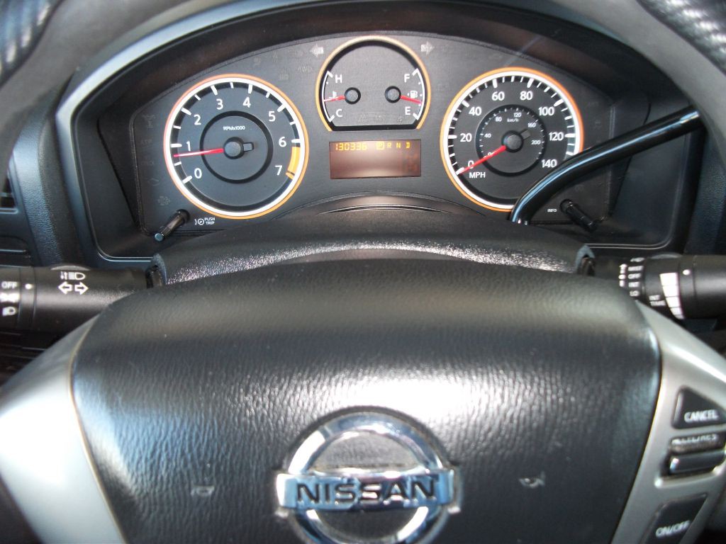 2015 Nissan Titan Image 16