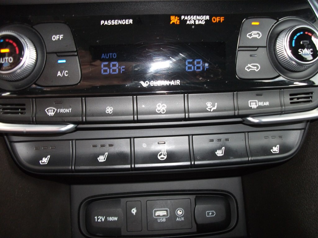 2020 Hyundai Santa Fe Image 25