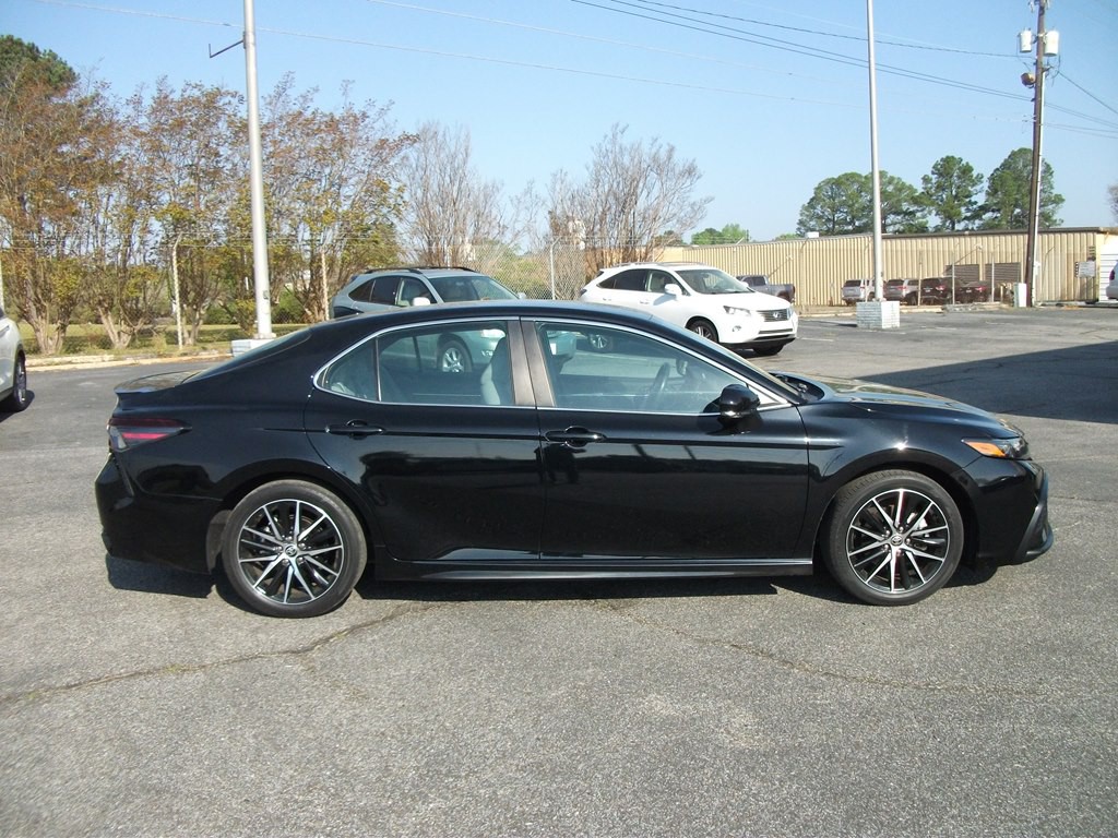 2022 Toyota Camry Image 2