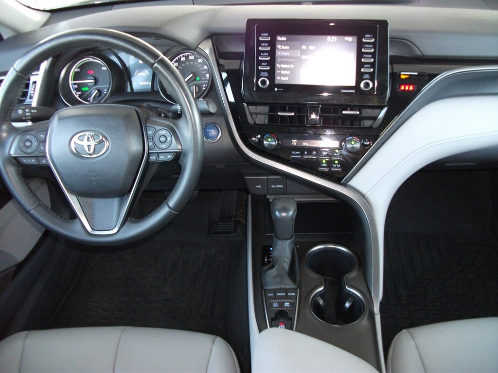 2022 Toyota Camry Image 17