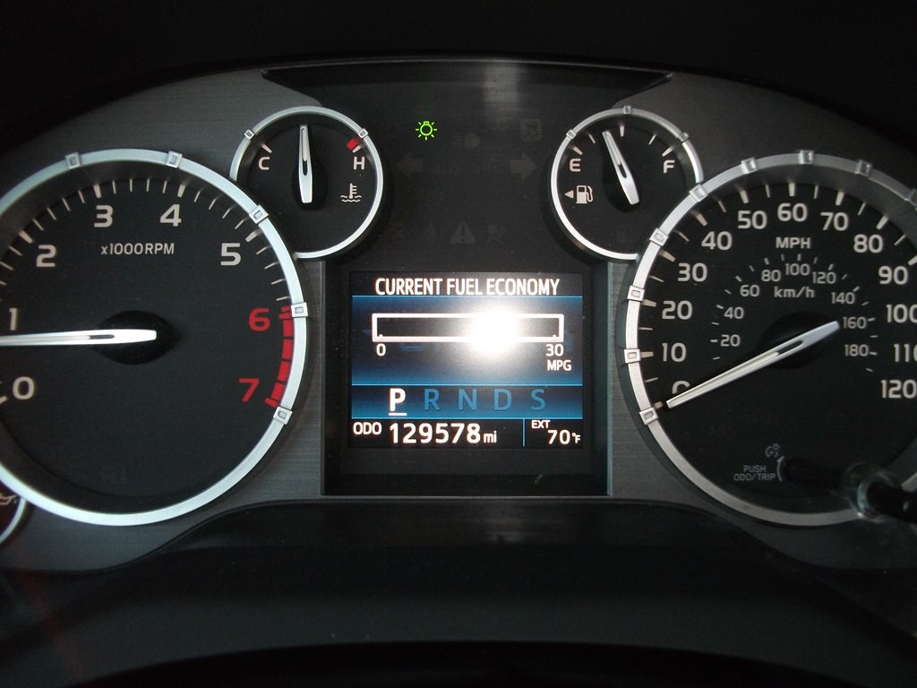 2015 Toyota Tundra Image 19