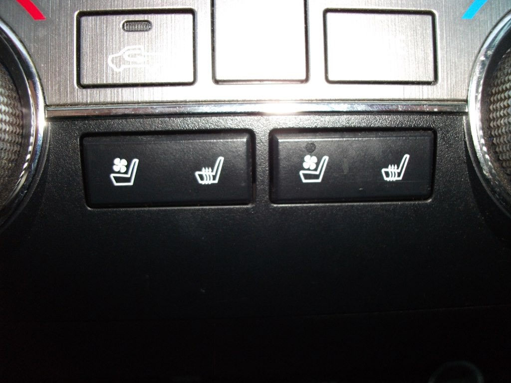 2015 Toyota Tundra Image 25