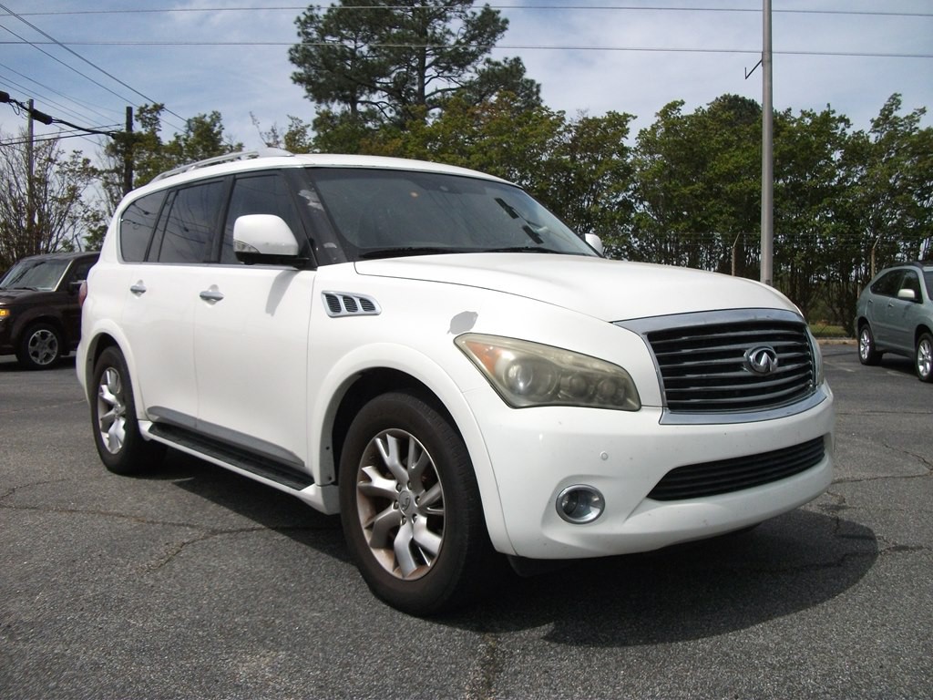 2011 INFINITI QX56 Image 1