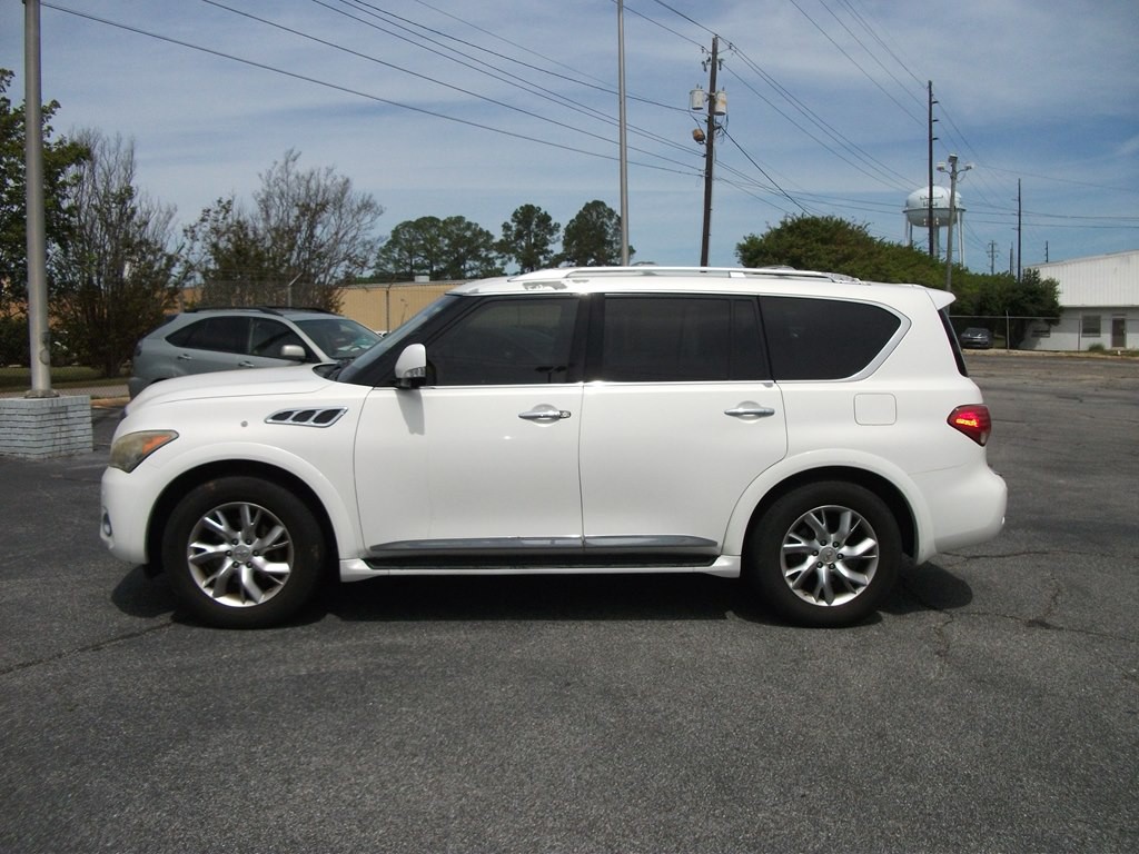 2011 INFINITI QX56 Image 5