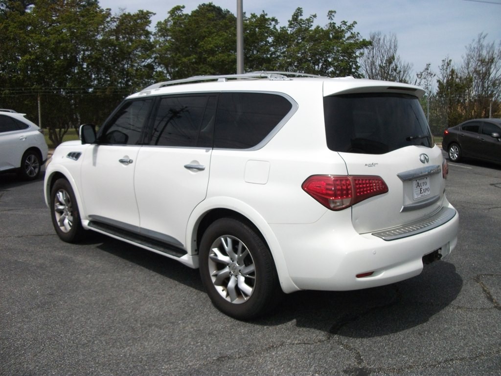 2011 INFINITI QX56 Image 6