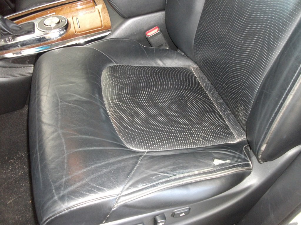 2011 INFINITI QX56 Image 9