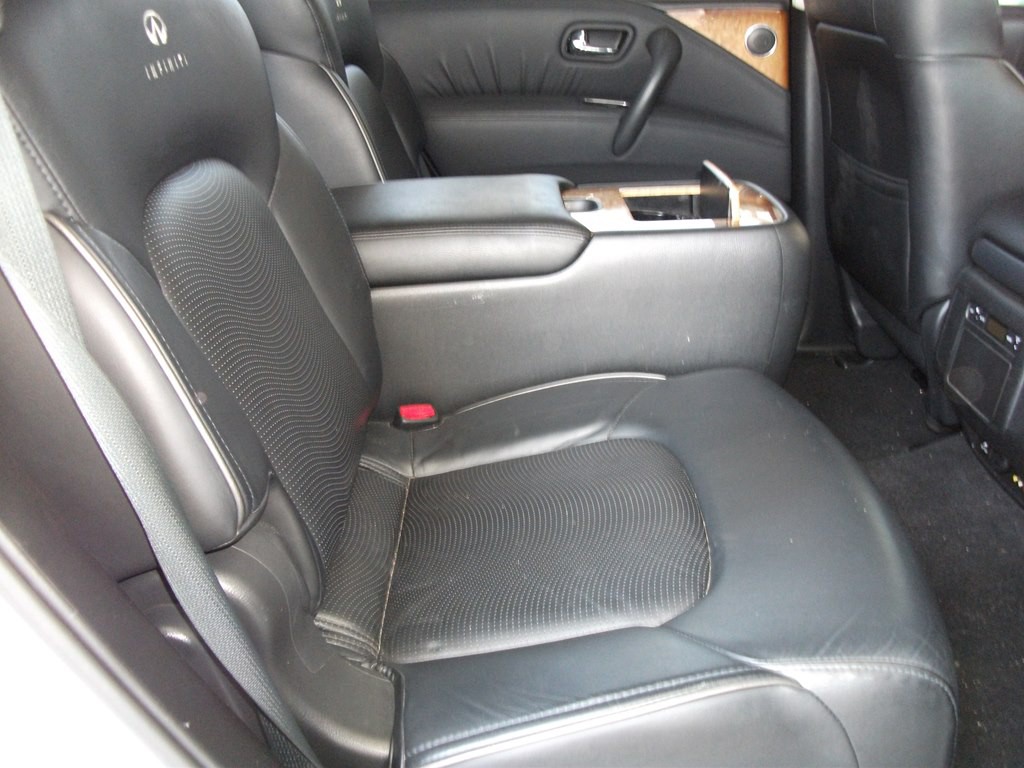 2011 INFINITI QX56 Image 14