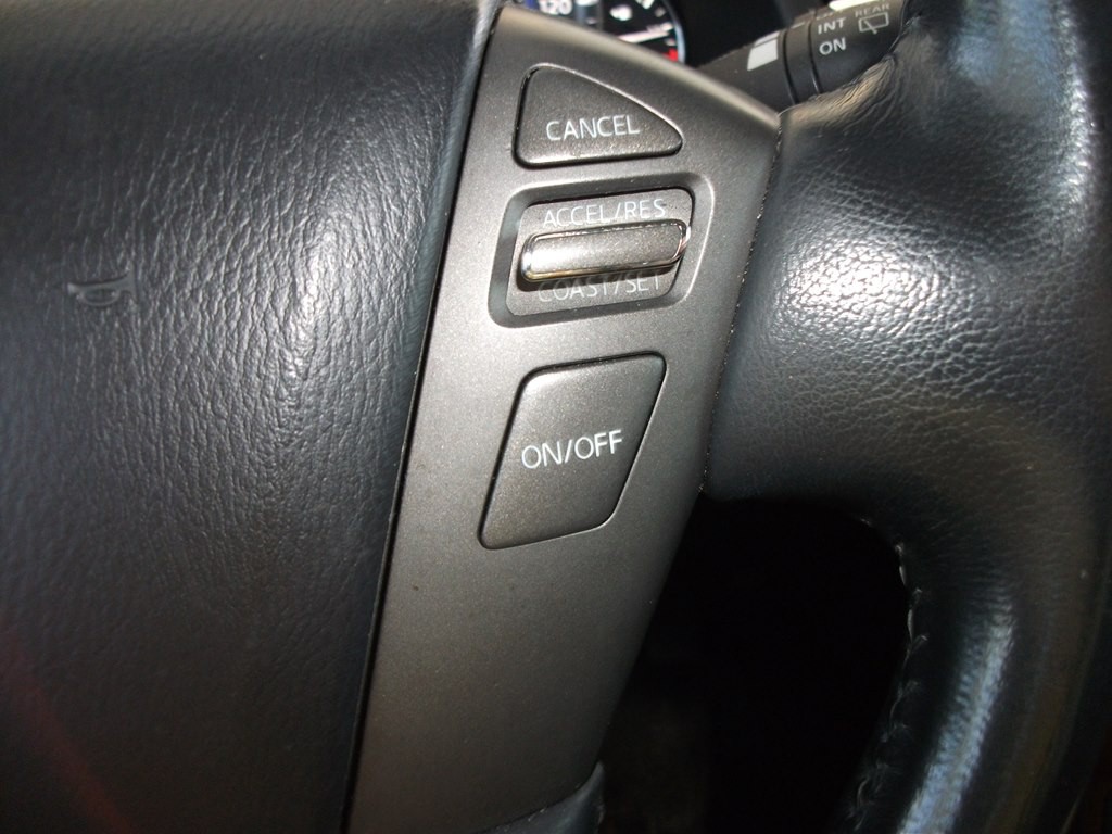 2011 INFINITI QX56 Image 18