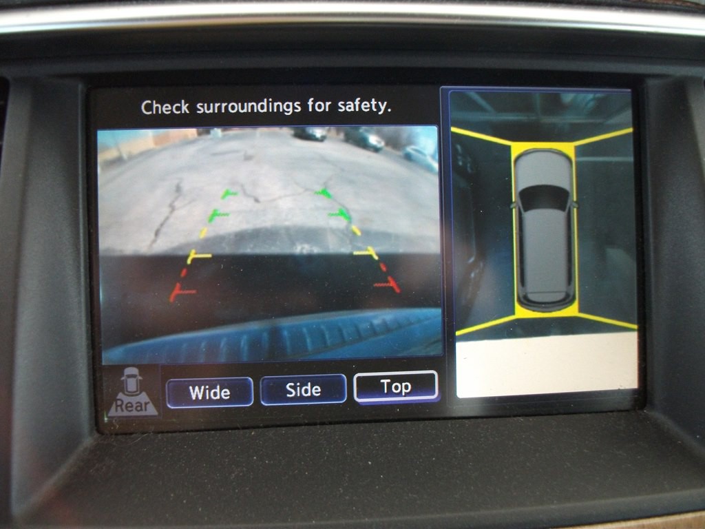 2011 INFINITI QX56 Image 19
