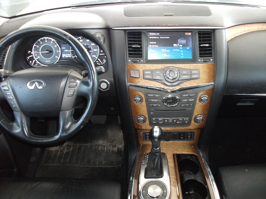 2011 INFINITI QX56 Image 20