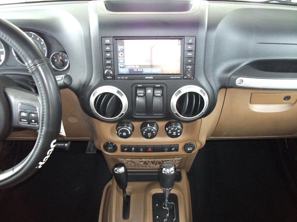 2012 Jeep Wrangler Image 20
