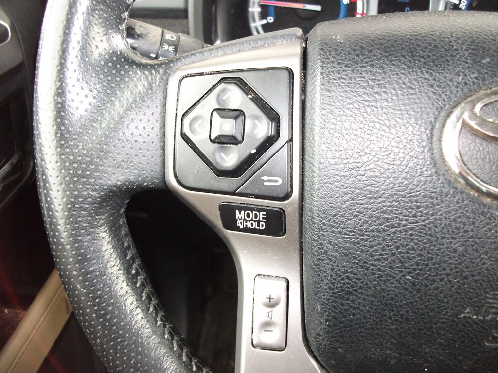 2016 Toyota 4Runner Image 18