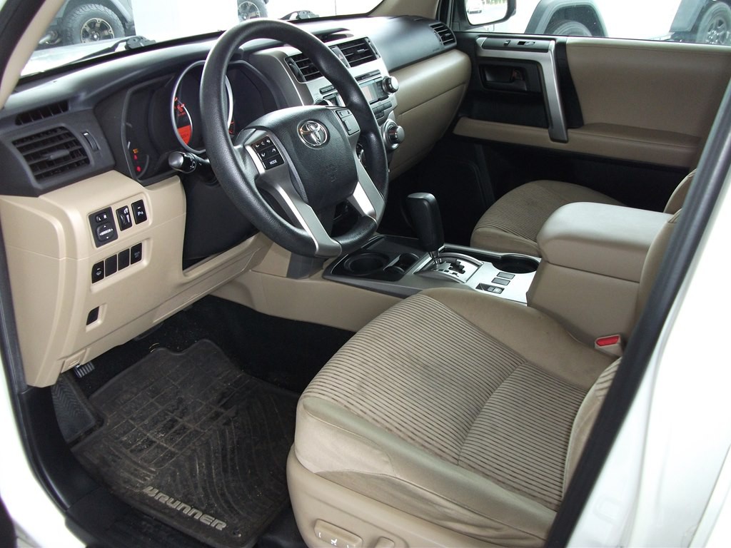 2012 Toyota 4Runner Image 9