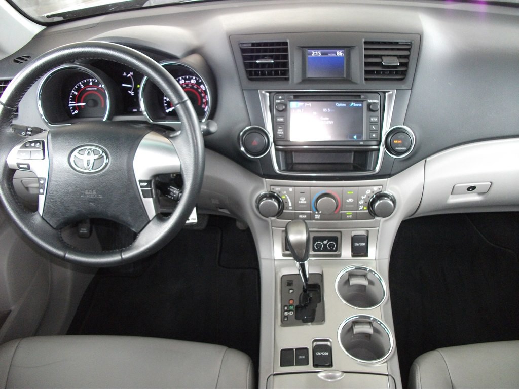 2013 Toyota Highlander Image 18