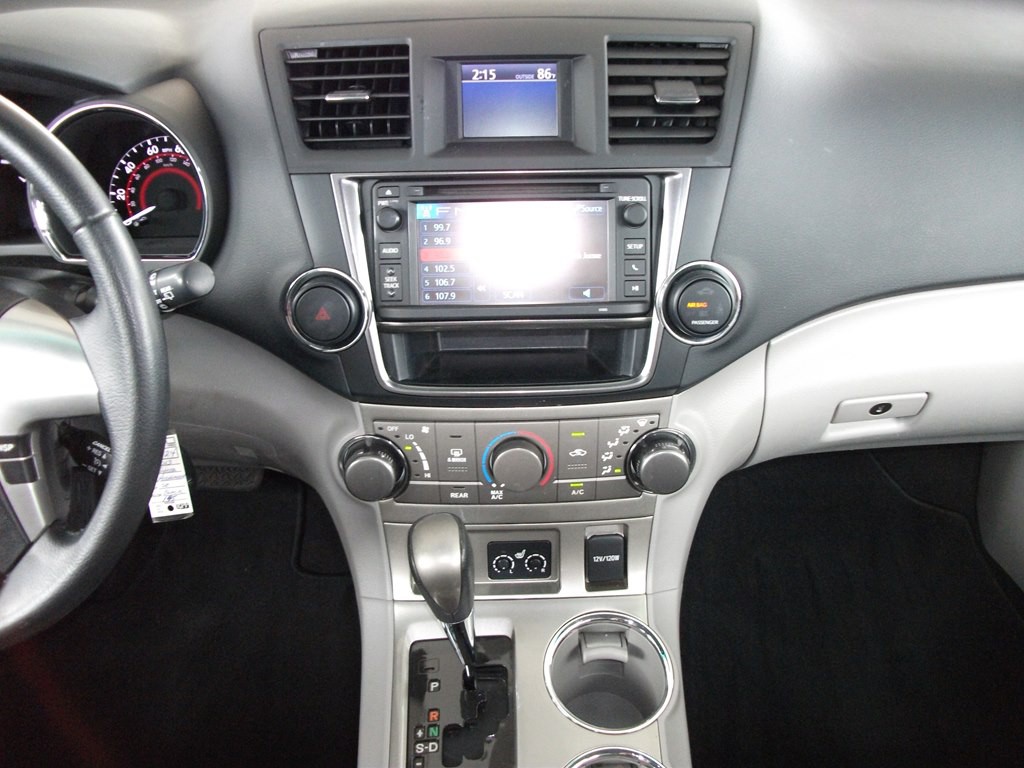 2013 Toyota Highlander Image 23