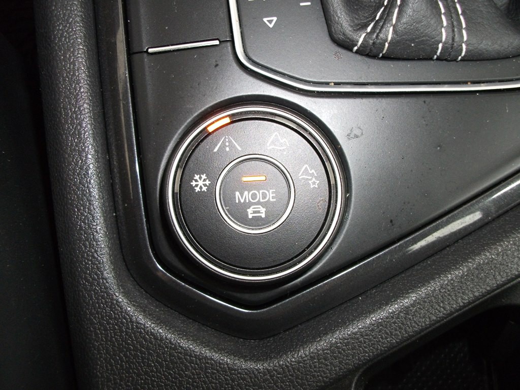 2021 Volkswagen Tiguan Image 25