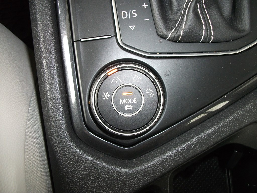 2021 Volkswagen Tiguan Image 24