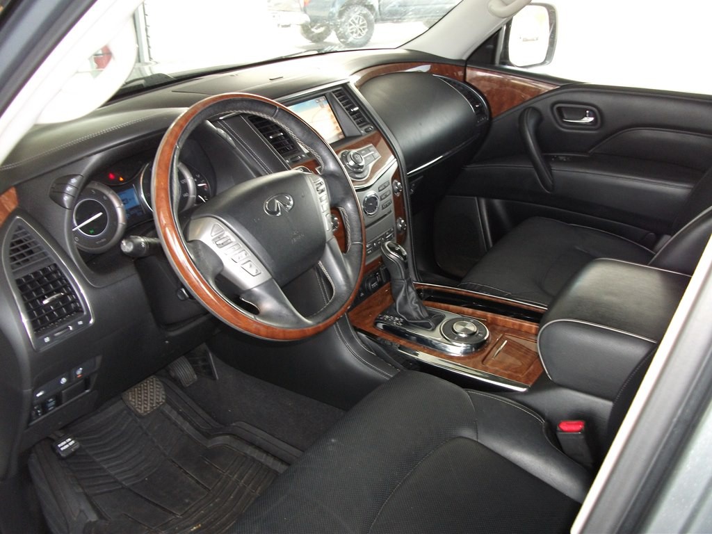 2019 INFINITI QX80 Image 9