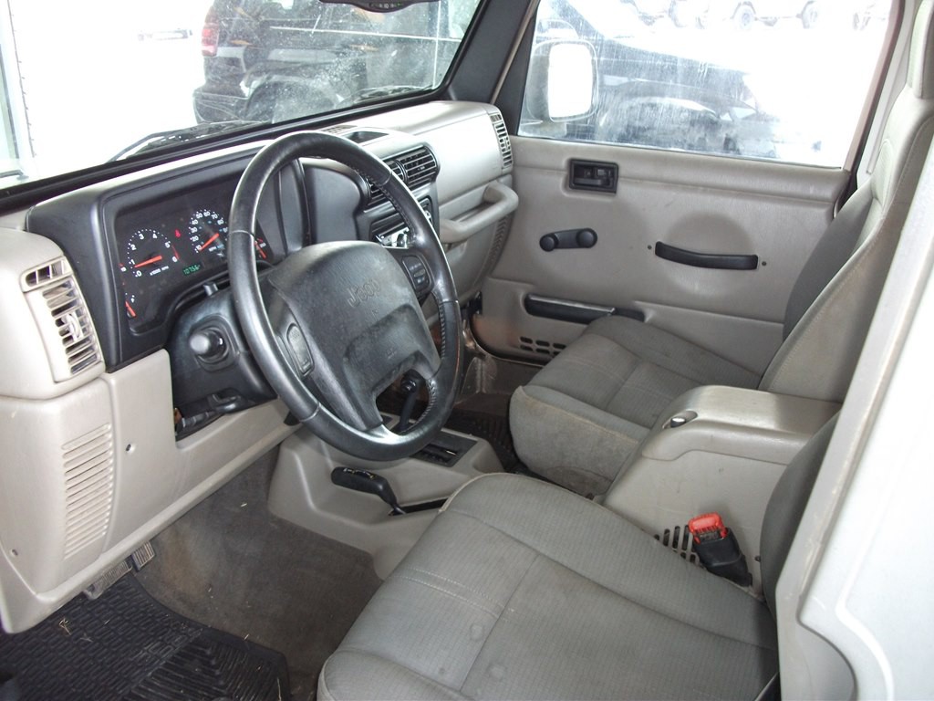 2003 Jeep Wrangler Image 9