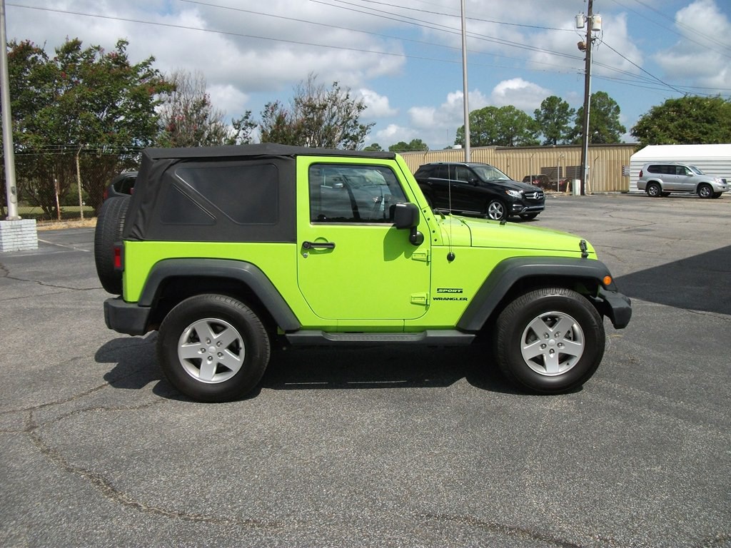 2013 Jeep Wrangler Image 2