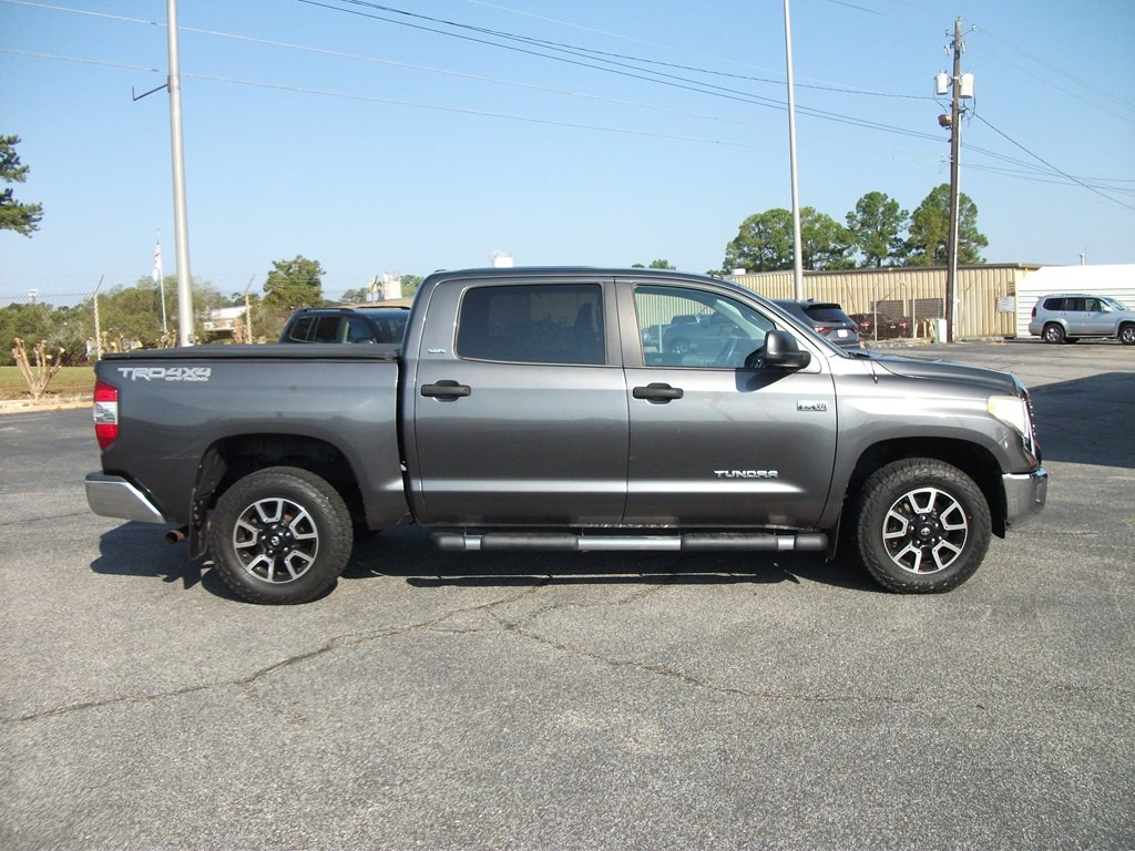 2014 Toyota Tundra Image 2