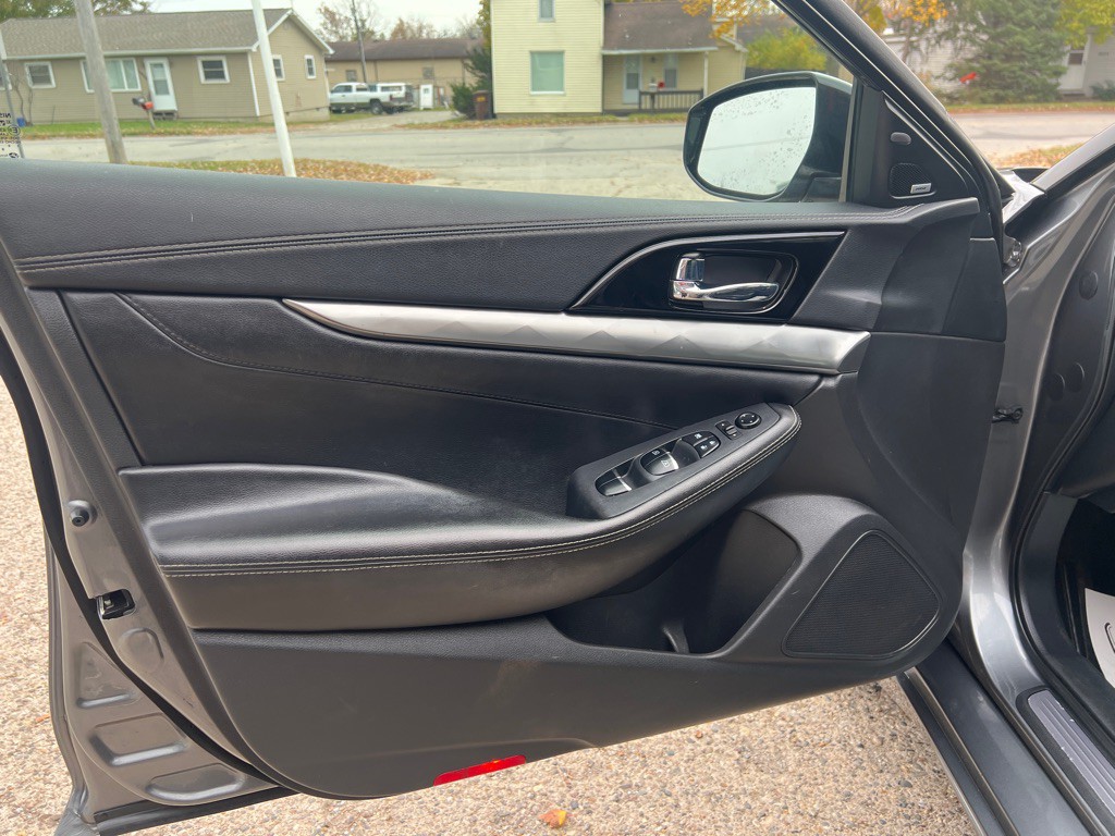 2020 Nissan Maxima Image 15