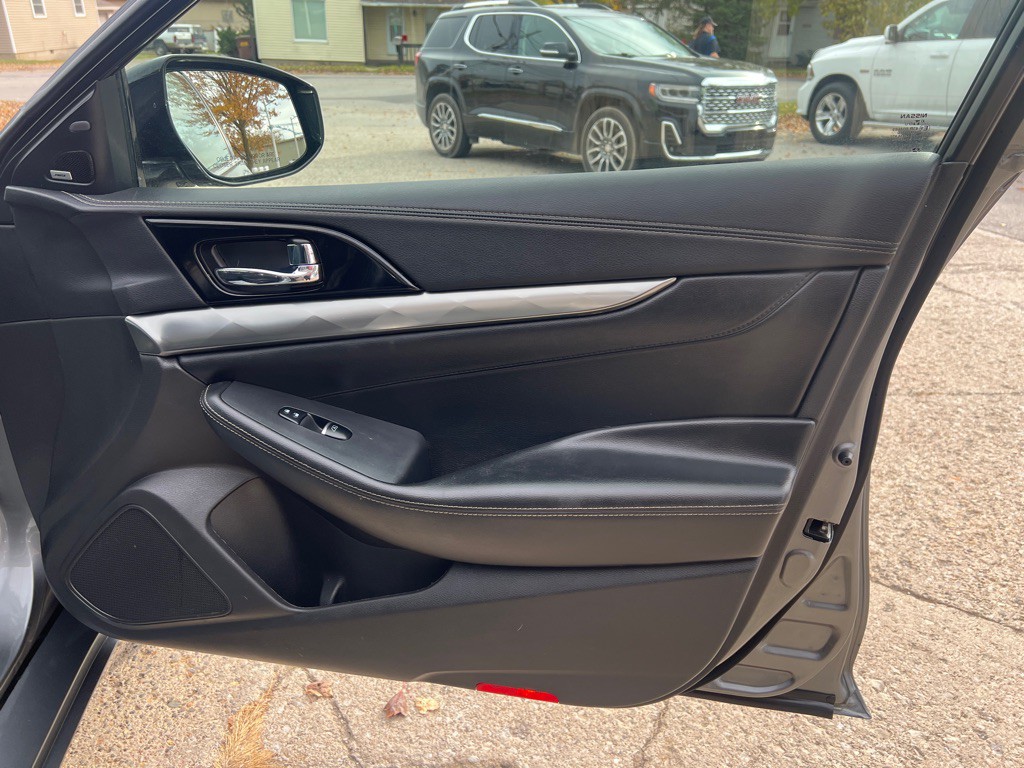 2020 Nissan Maxima Image 25