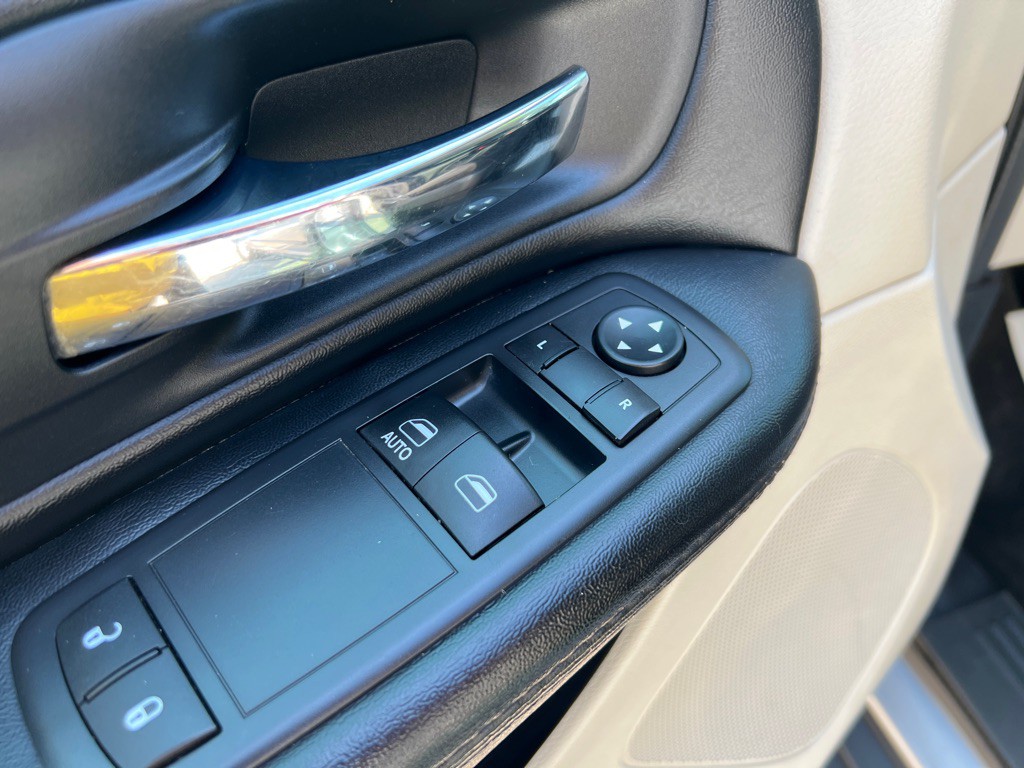 2016 Dodge Grand Caravan Image 23