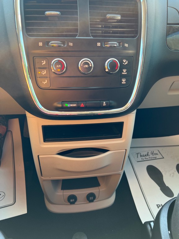 2016 Dodge Grand Caravan Image 32