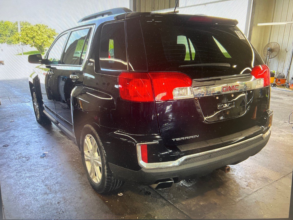 2016 GMC Terrain Image 2