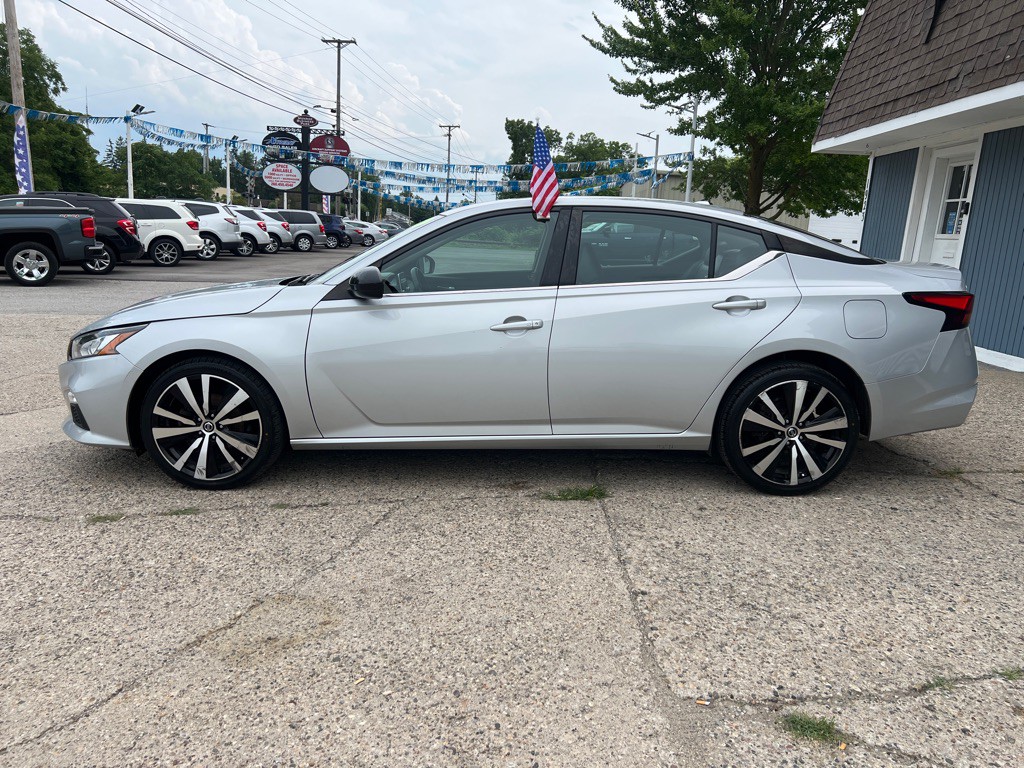 2021 Nissan Altima Image 5