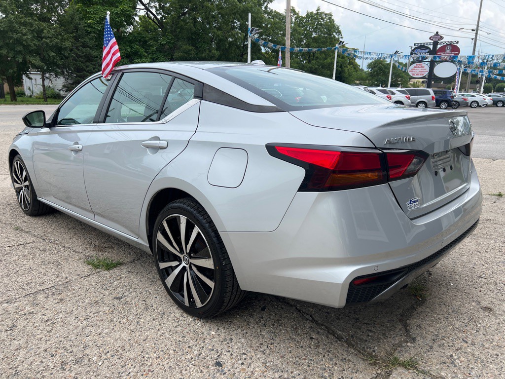 2021 Nissan Altima Image 6