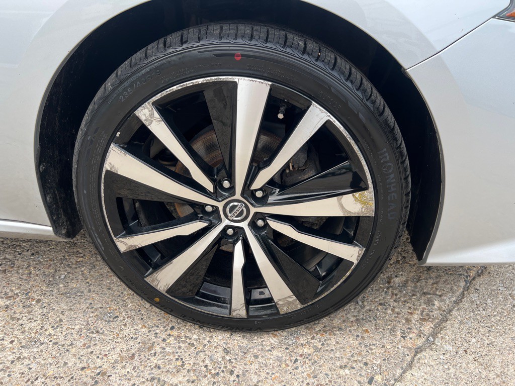 2021 Nissan Altima Image 11