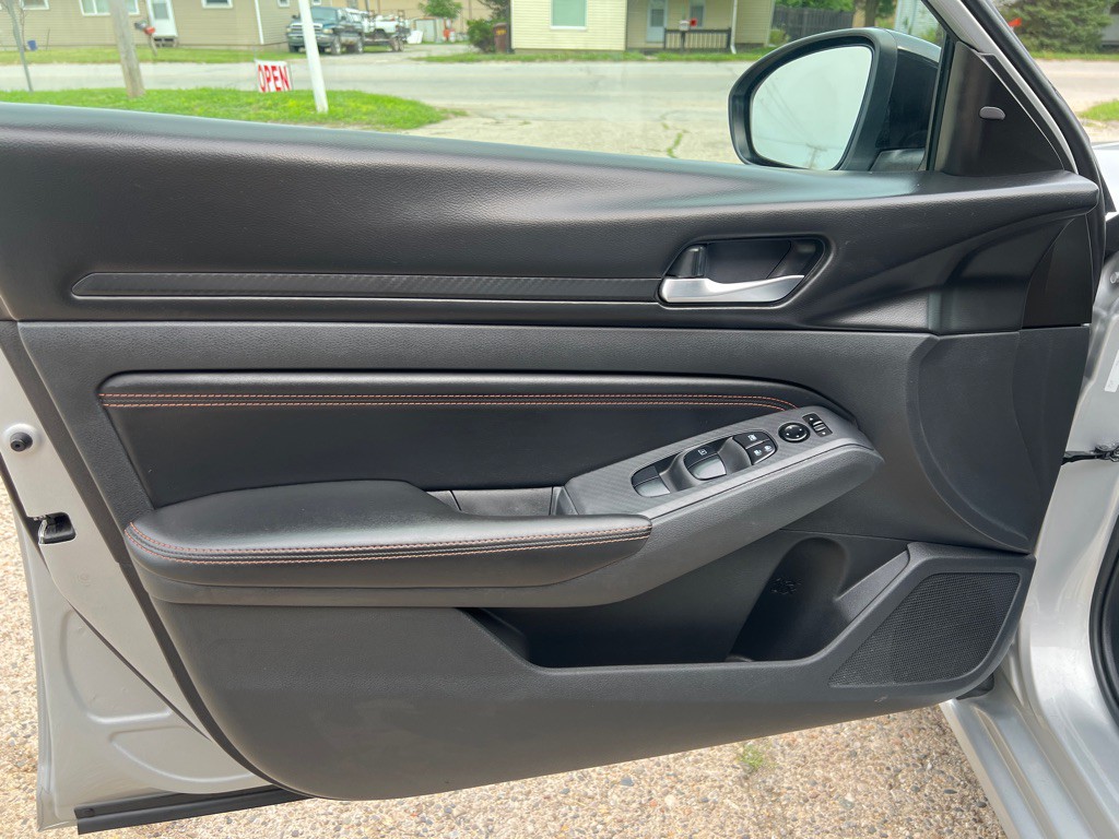 2021 Nissan Altima Image 15